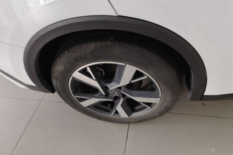 Used Venucia V DD-i 2025 Orca 150km Joyful Journey Edition Right Rear Wheel Hub