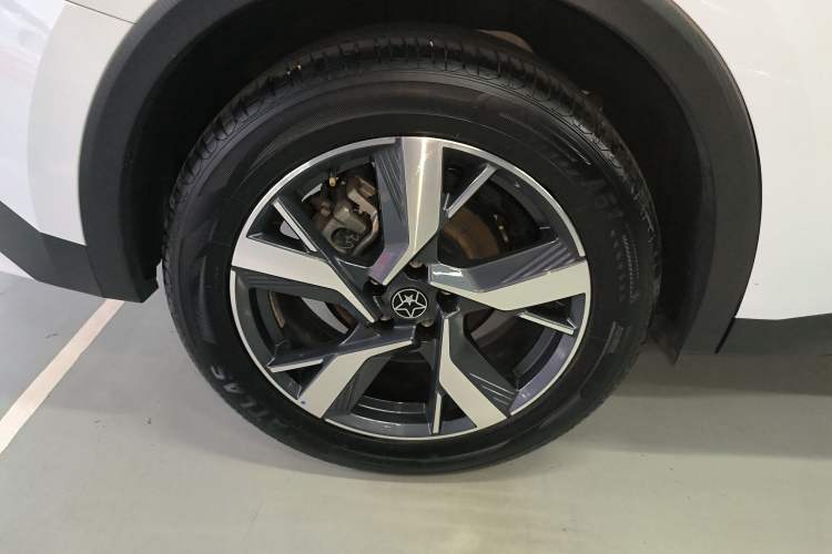 Used Venucia V DD-i 2025 Orca 150km Joyful Journey Edition Right Rear Wheel Hub