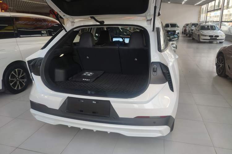 Used Venucia V DD-i 2025 Orca 150km Comfort Edition Trunk
