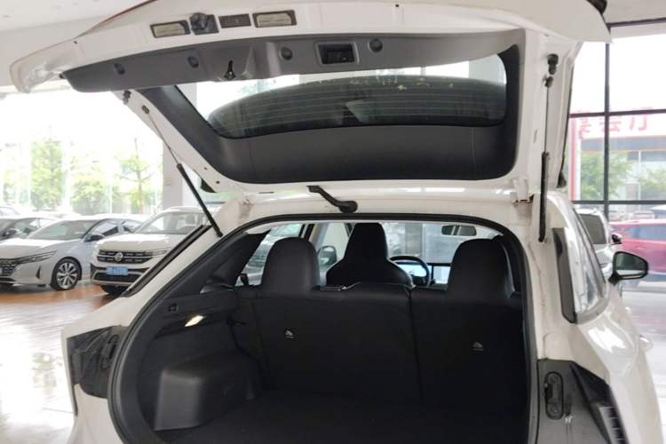 Used Venucia V DD-i 2025 Orca 150km Joyful Journey Edition Trunk