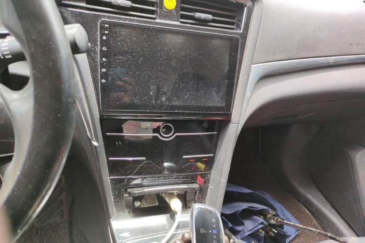 Used Venucia D60EV 2019 High-Range Comfort Edition Audio And AC Panel