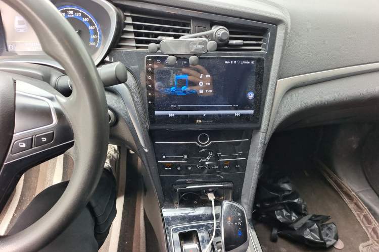 Used Venucia D60EV 2019 High-Range Comfort Edition Audio And AC Panel