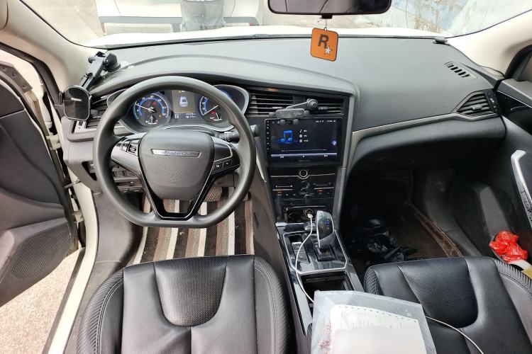 Used Venucia D60EV 2019 High-Range Comfort Edition Center Console