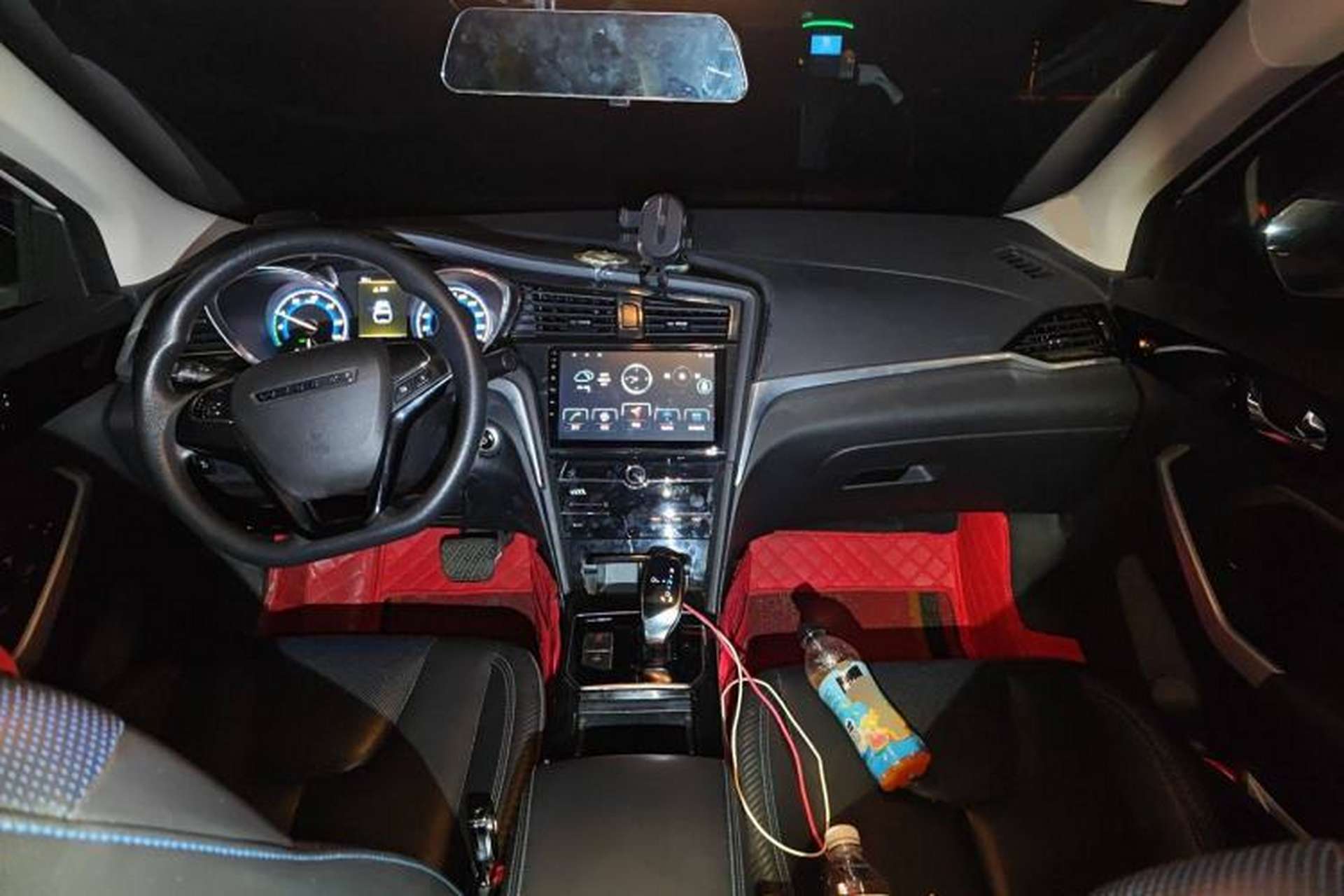 Used Venucia D60EV 2019 High-Range Travel Edition Center Console