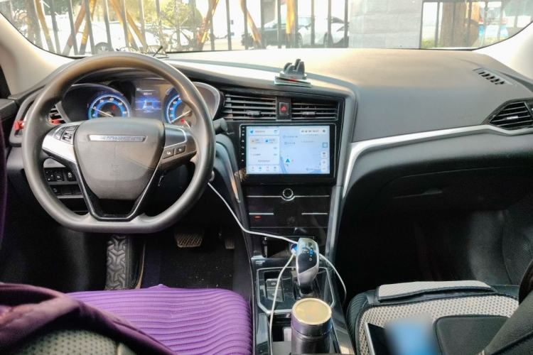 Used Venucia D60EV 2019 High-Range Travel Edition Center Console