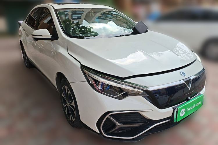 Used Venucia D60EV 2019 High-Range Deluxe Edition Front Right 45 Deg