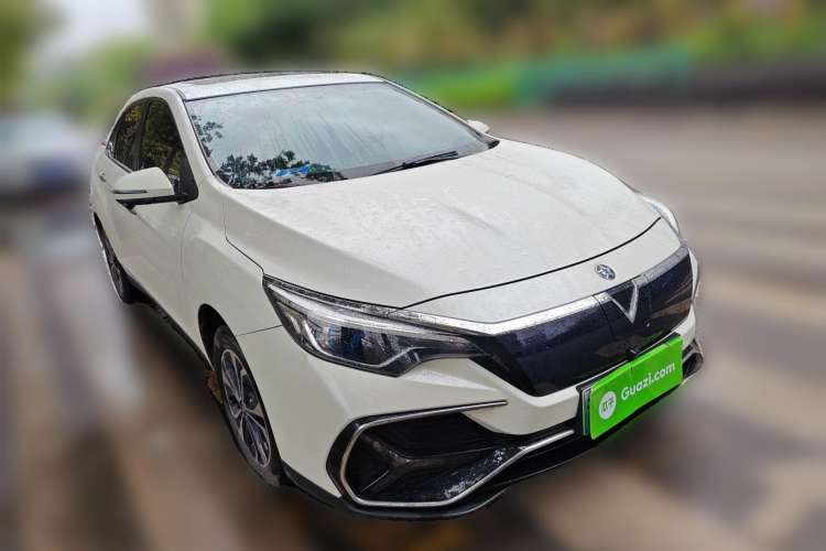 Used Venucia D60EV 2019 High-Range Deluxe Edition Front Right 45 Deg