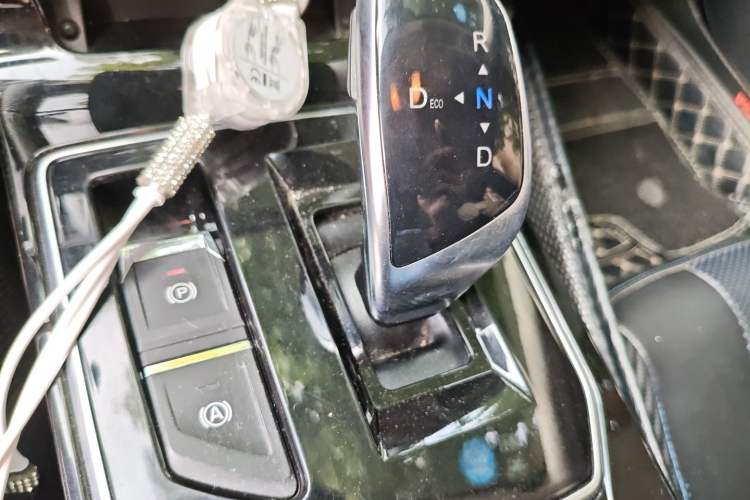 Used Venucia D60EV 2019 High-Range Deluxe Edition Gear Lever
