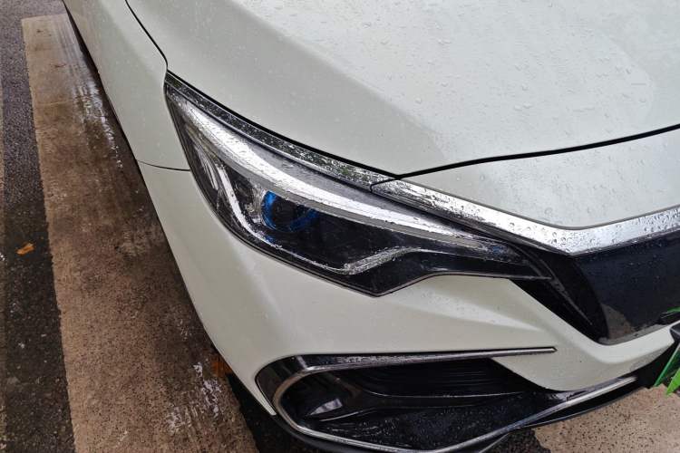 Used Venucia D60EV 2019 High-Range Deluxe Edition Right Front Headlight