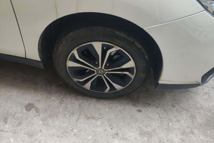 Used Venucia D60EV 2019 High-Range Travel Edition Right Front Wheel Hub