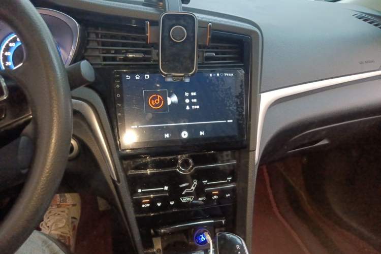 Used Venucia D60EV 2020 Standard Range Smart Drive Edition Audio And AC Panel