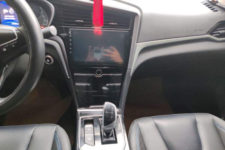 Used Venucia D60EV 2020 Standard Range Smart Drive Edition Audio And AC Panel