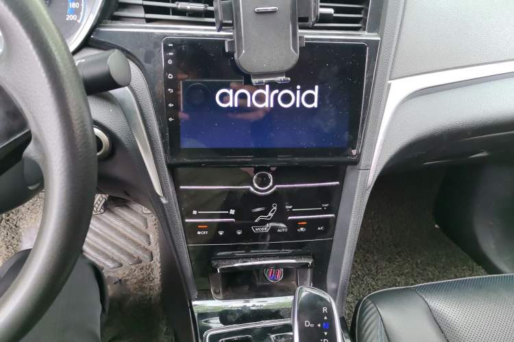 Used Venucia D60EV 2020 Standard Range Smart Drive Edition Audio And AC Panel
