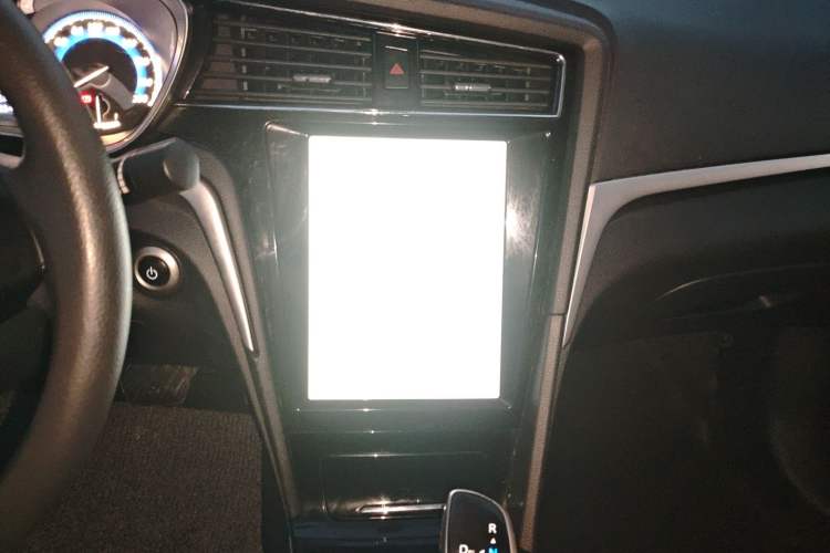 Used Venucia D60EV 2020 Standard Range T3 Audio And AC Panel