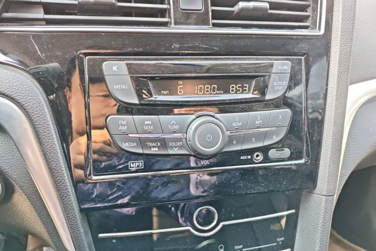 Used Venucia D60EV 2020 Standard Range Smart Drive Edition Audio And AC Panel