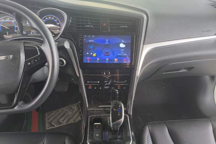 Used Venucia D60EV 2020 Standard Range Smart Drive Edition Audio And AC Panel