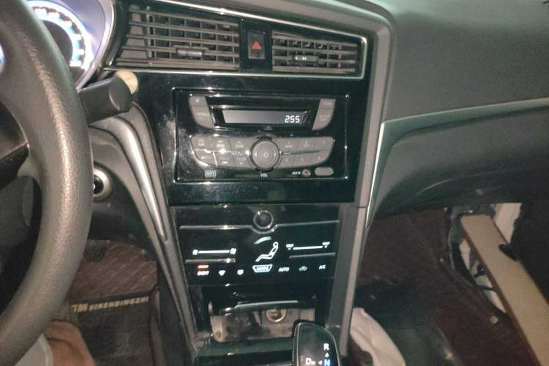 Used Venucia D60EV 2020 Standard Range Smart Drive Edition Audio And AC Panel