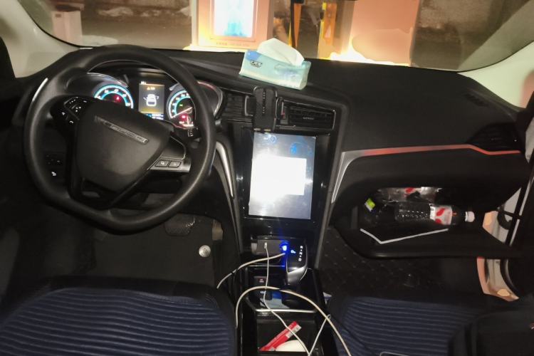 Used Venucia D60EV 2020 Standard Range T3 Center Console