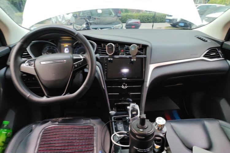 Used Venucia D60EV 2020 Standard Range Smart Drive Edition Center Console