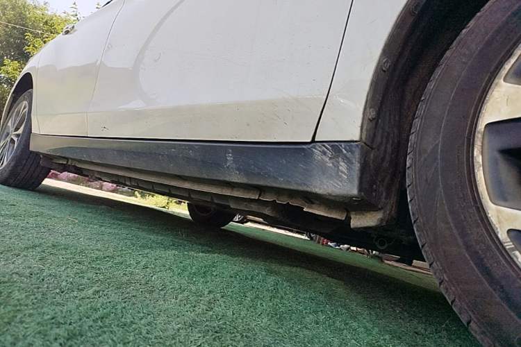 Used Venucia D60EV  Chassis Front Right
