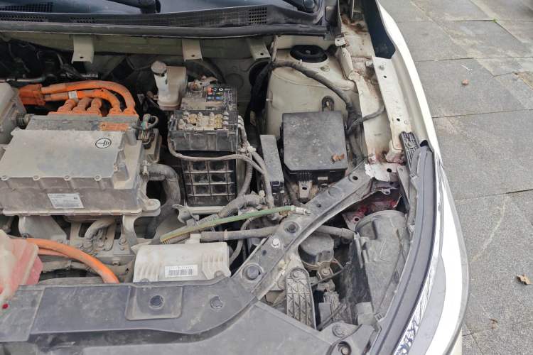 Used Venucia D60EV 2020 Standard Range Smart Drive Edition Engine Bay Left