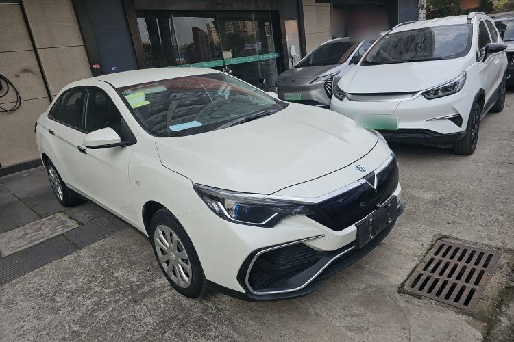Used Venucia D60EV 2020 Standard Range Smart Drive Edition Front Right 45 Deg