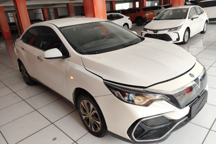 Used Venucia D60EV 2020 Standard Range Smart Drive Version – Ride-Hailing Large-Screen Edition Front Right 45 Deg