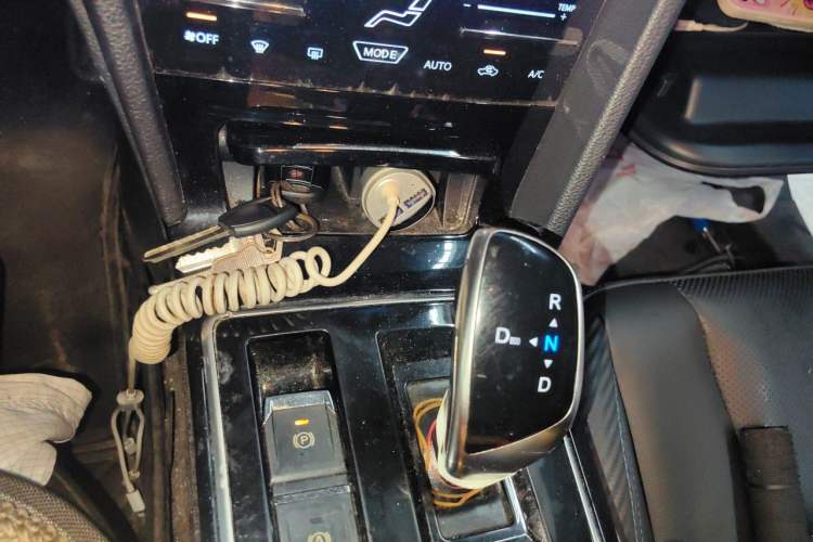 Used Venucia D60EV 2020 Standard Range Smart Drive Edition Gear Lever