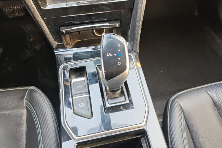Used Venucia D60EV 2020 Standard Range T3 Gear Lever
