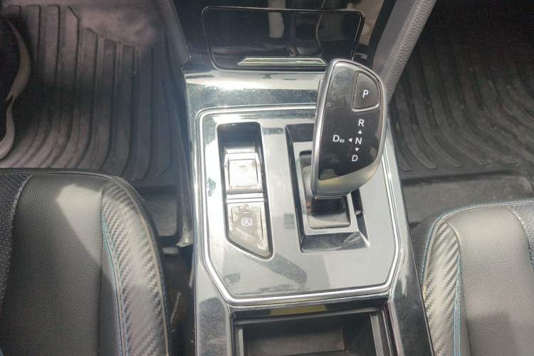 Used Venucia D60EV 2020 Standard Range Smart Drive Edition Gear Lever