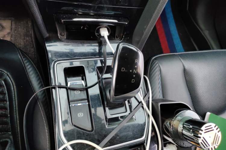 Used Venucia D60EV 2020 Standard Range Smart Drive Edition Gear Lever
