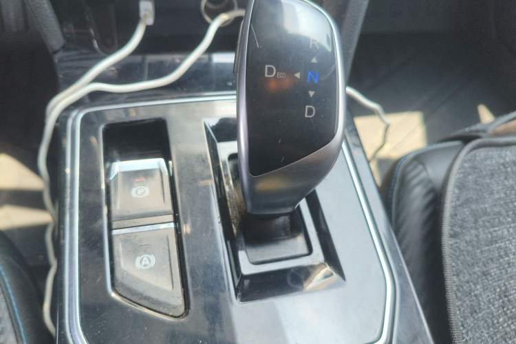 Used Venucia D60EV 2020 Standard Range T3 Gear Lever