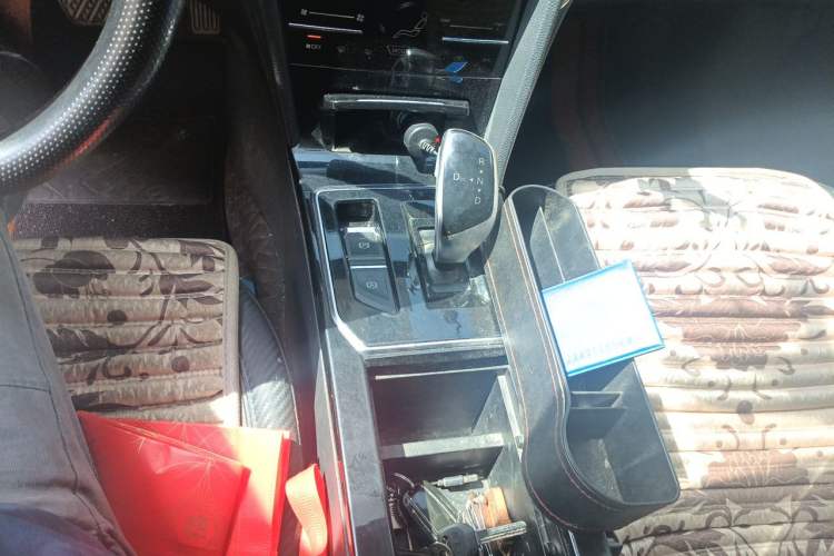Used Venucia D60EV 2020 Standard Range Smart Drive Edition Gear Lever