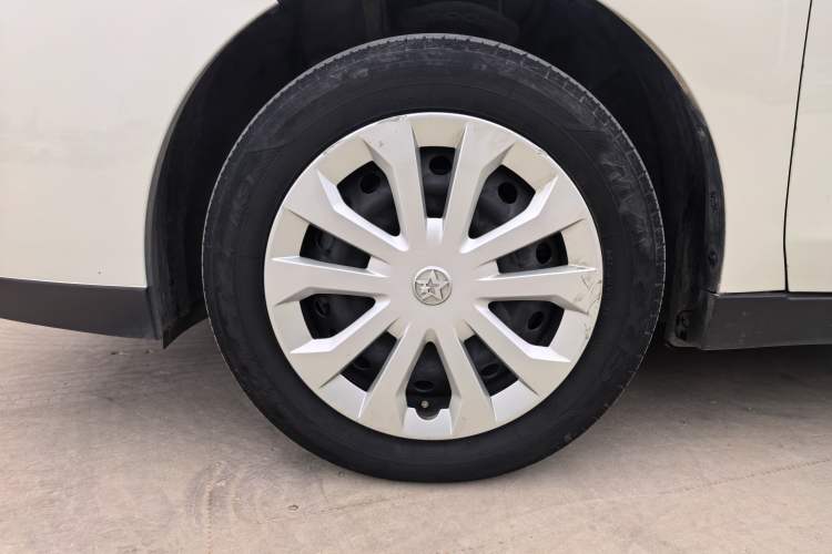 Used Venucia D60EV 2020 Standard Range Smart Drive Edition Left Front Wheel Hub