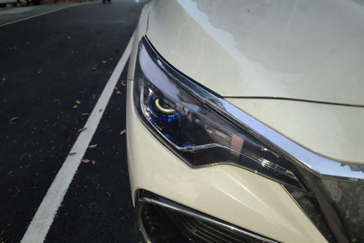 Used Venucia D60EV 2020 Standard Range Smart Drive Edition Right Front Headlight