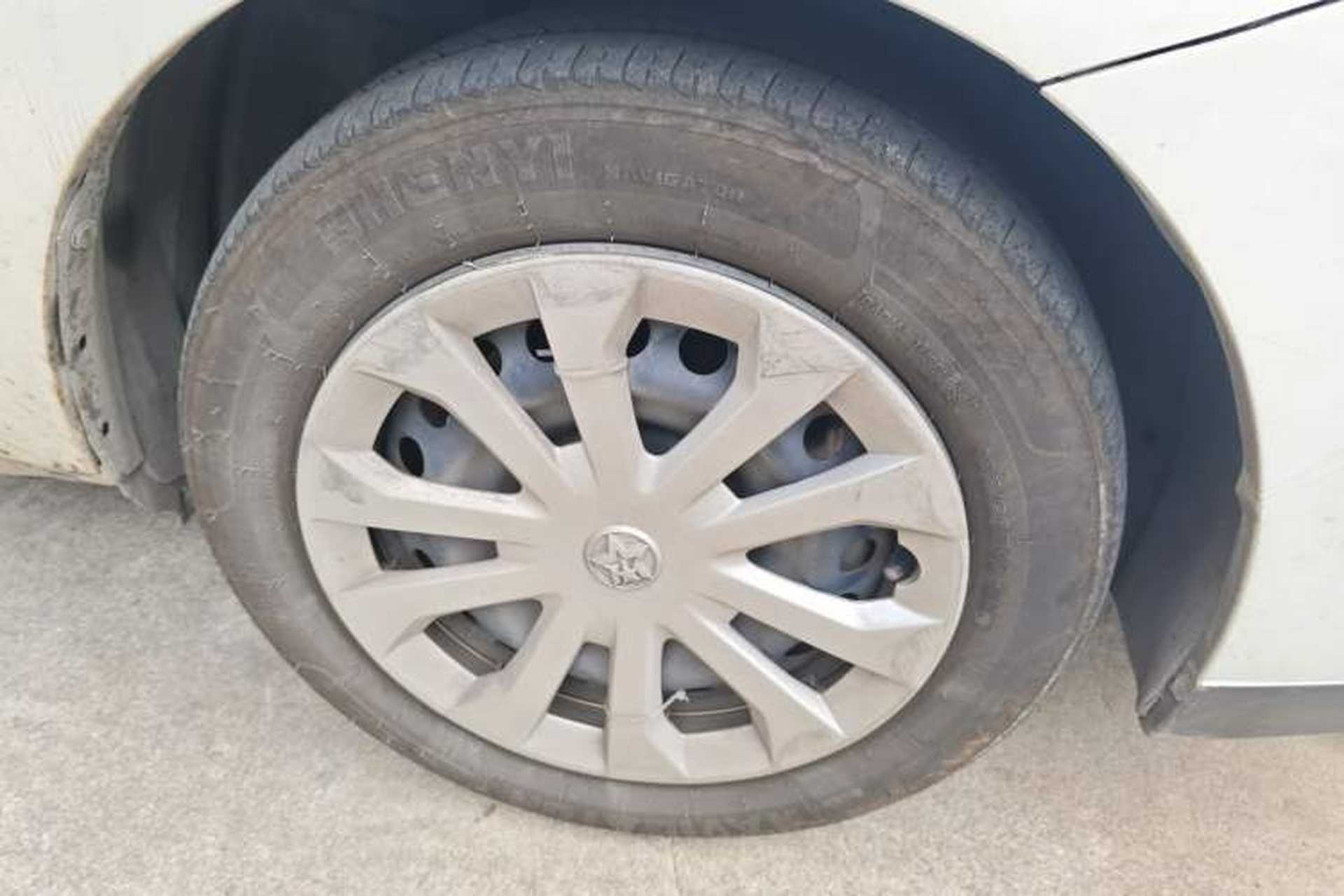 Used Venucia D60EV 2020 Standard Range Smart Drive Edition Right Front Wheel Hub