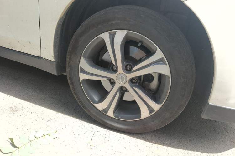 Used Venucia D60EV 2020 Standard Range Smart Drive Edition Right Front Wheel Hub