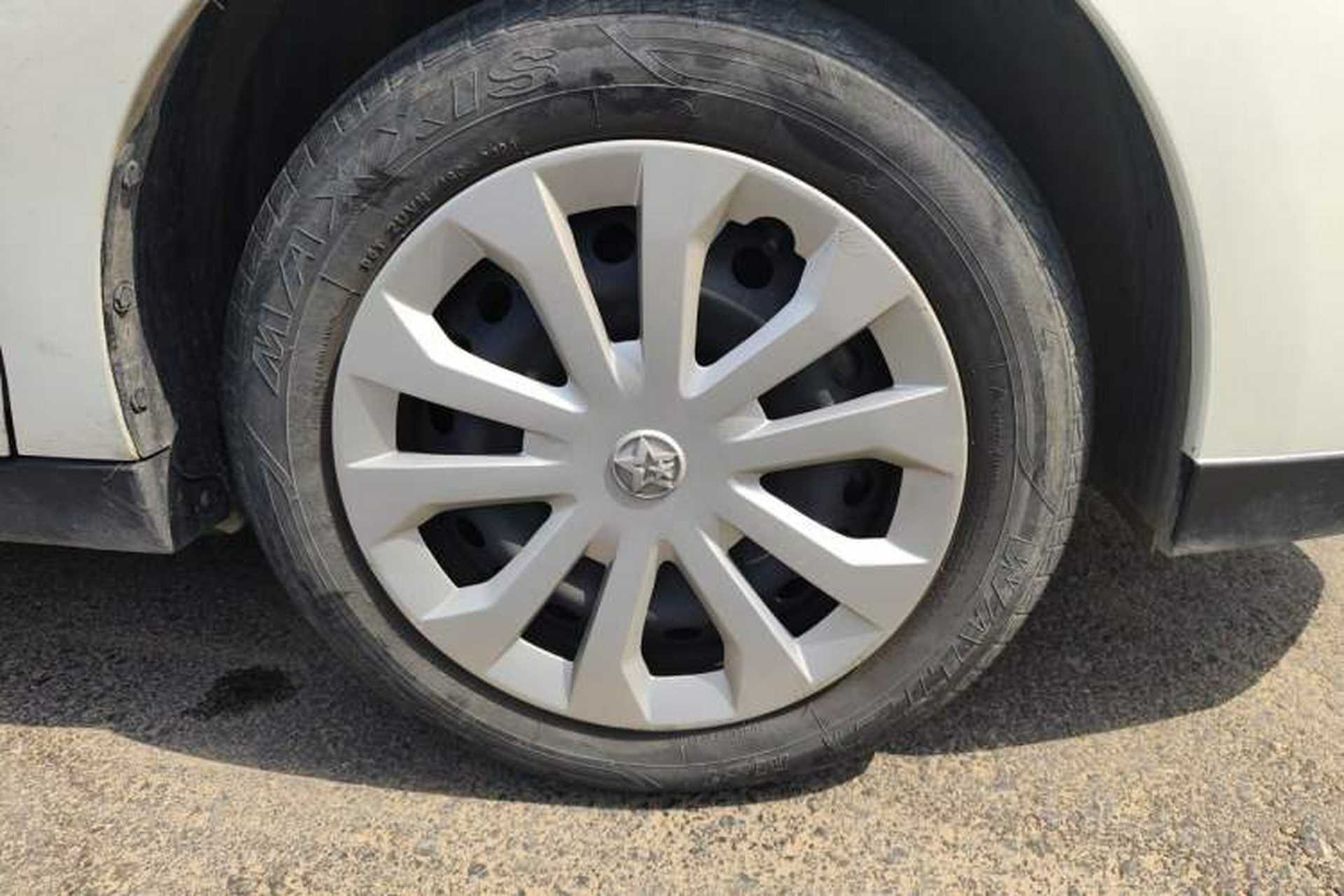Used Venucia D60EV 2020 Standard Range Smart Drive Edition Right Front Wheel Hub