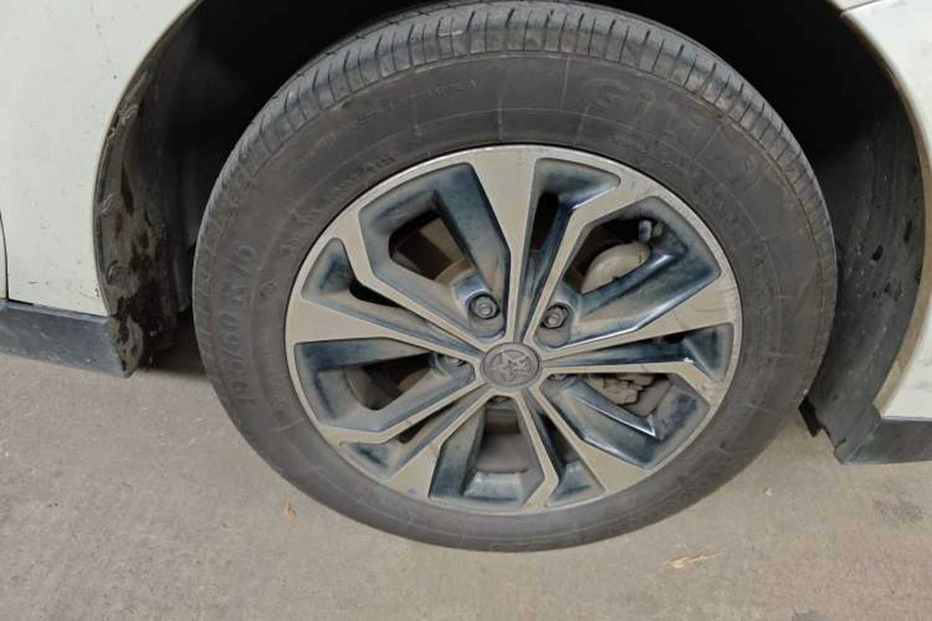 Used Venucia D60EV 2020 Standard Range Smart Drive Edition Right Front Wheel Hub