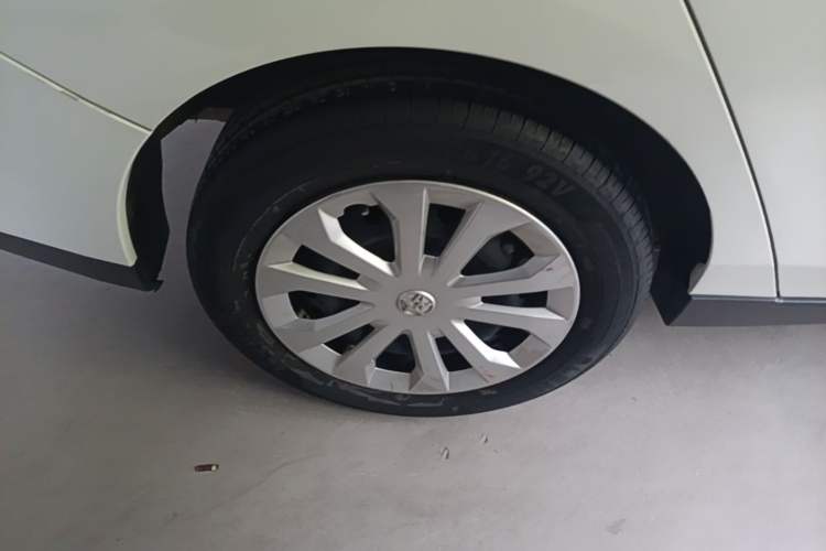 Used Venucia D60EV 2020 Standard Range Smart Drive Edition Right Rear Wheel Hub