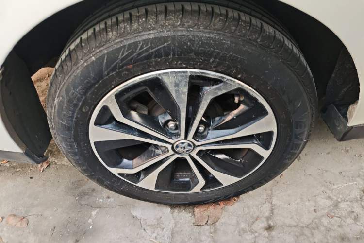 Used Venucia D60EV 2020 Standard Range T3 Right Rear Wheel Hub