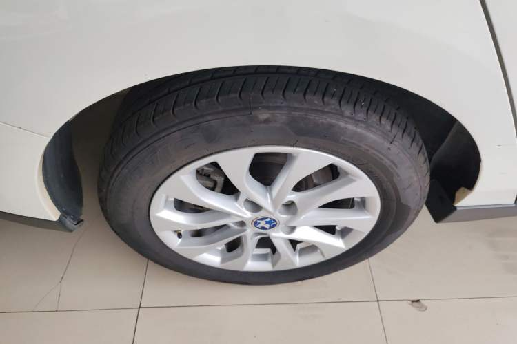 Used Venucia D60EV 2020 Standard Range Smart Drive Edition Right Rear Wheel Hub