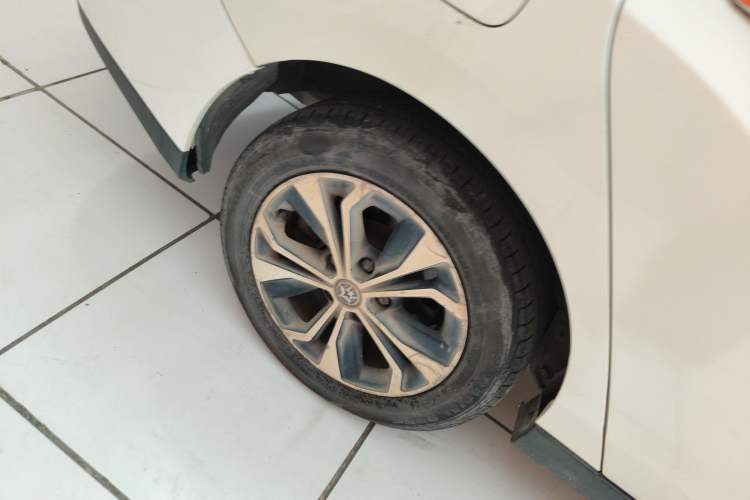 Used Venucia D60EV 2020 Standard Range Smart Drive Version – Ride-Hailing Large-Screen Edition Right Rear Wheel Hub