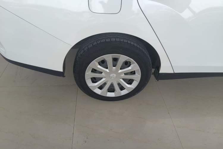 Used Venucia D60EV 2020 Standard Range Smart Drive Edition Right Rear Wheel Hub