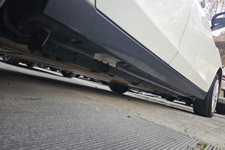 Used Venucia D60EV 2020 Standard Range Smart Drive Edition Right Side Sill