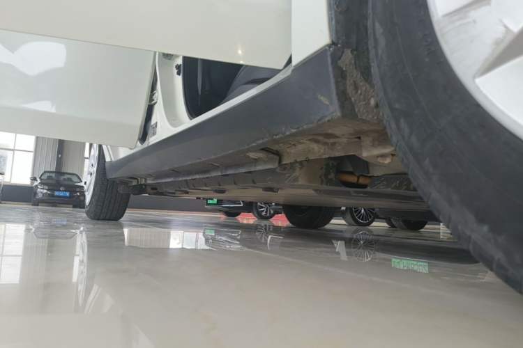 Used Venucia D60EV 2020 Standard Range Smart Drive Edition Right Side Sill