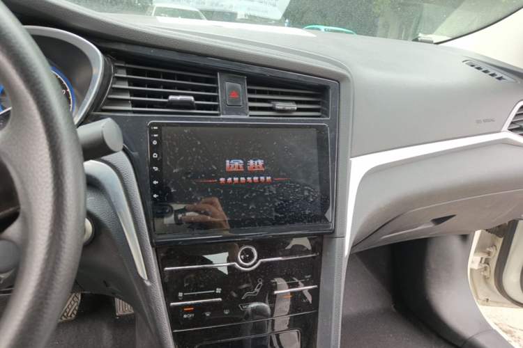Used Venucia D60EV 2022 Standard Range Comfort Edition Audio And AC Panel