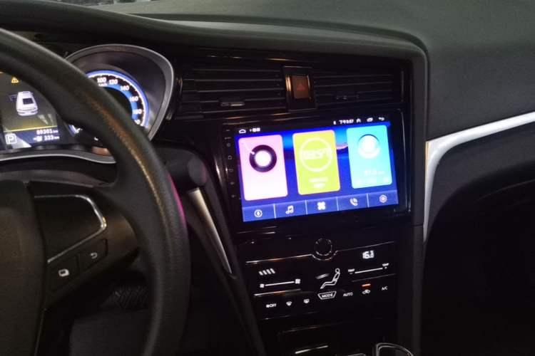Used Venucia D60EV 2022 Standard Range Smart Edition Audio And AC Panel
