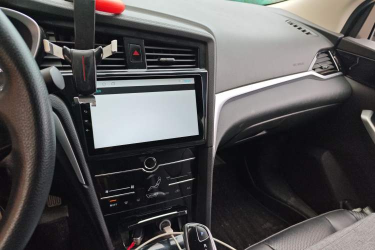 Used Venucia D60EV 2022 Standard Range Smart Drive Version Audio And AC Panel