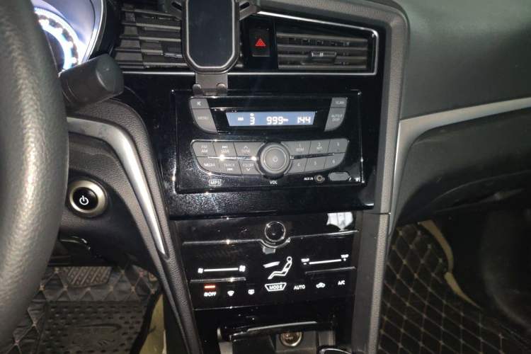Used Venucia D60EV 2022 Standard Range Smart Drive Version Audio And AC Panel